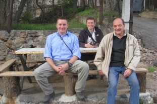 Gunther Loiskandl, Michael Jungmeier and George Fayvush in Tsav village (16.10.2010)