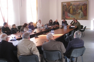 Discussion in Kapan (23.11.2011)